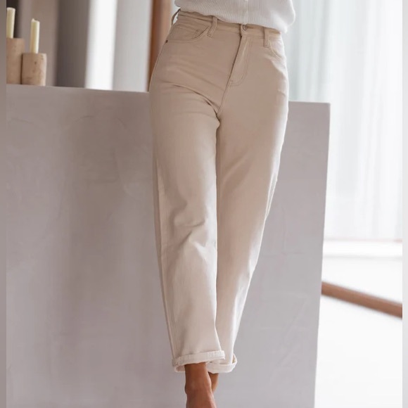 Ecru / Off White High Waisted Straight Leg Jeans - Picture 4 of 4